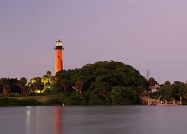 Offshore vs. Inshore: Choosing Your Jupiter Charter